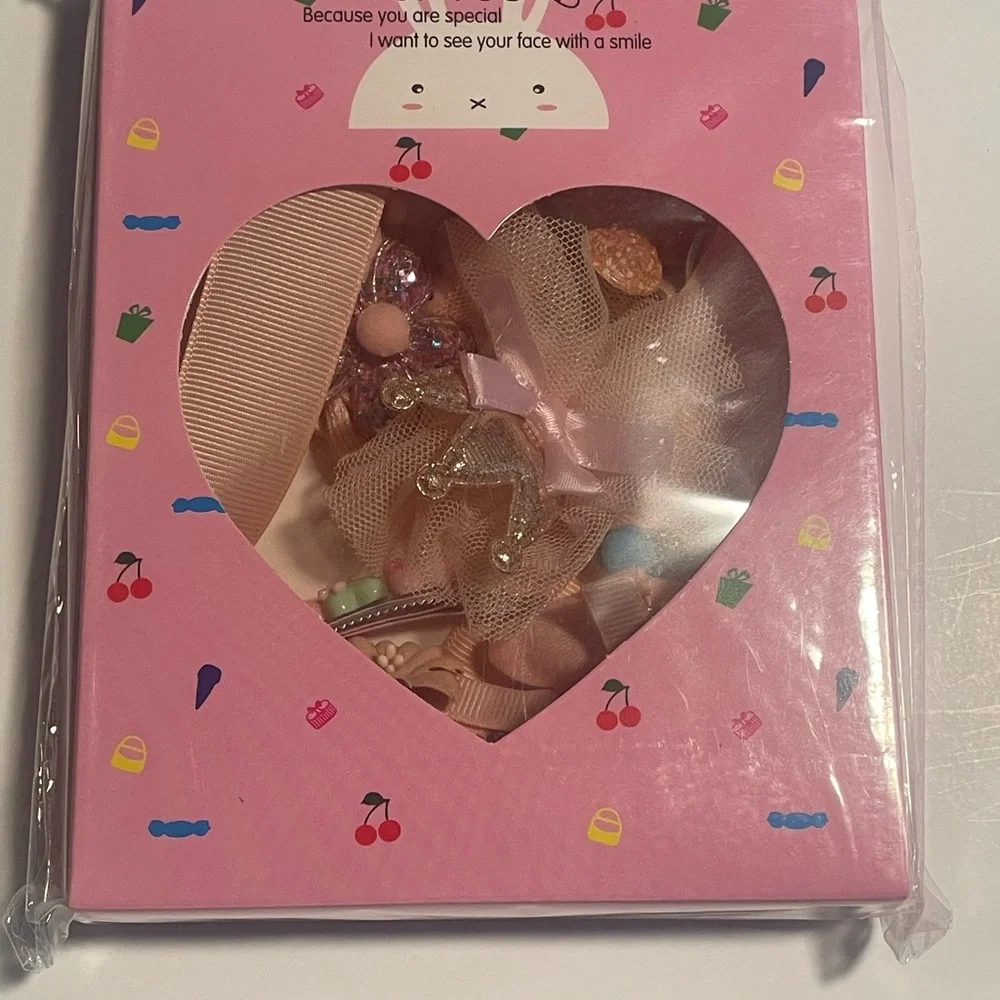 Hair Clips, Bows, Barrette And Hair Ties Set For Girls. 18 Pieces New In Box.